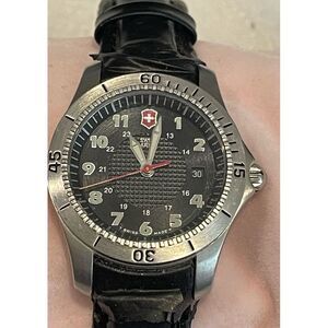Vintage Swiss Army 90's Ladies Black Date Dial Leather Band Watch‎
